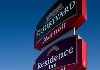 Courtyard by Marriott Montreal Airport