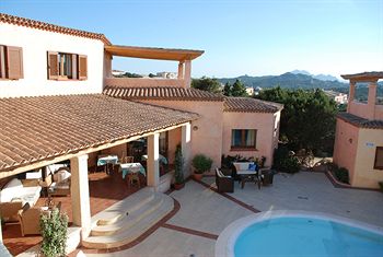 Hotel Monti Di Mola