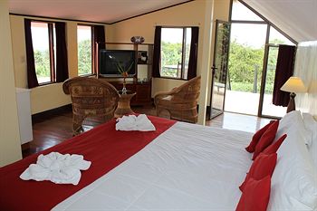 La Catalina Hotel and Suites