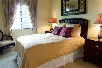 Naples Bay Resort