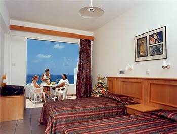 Corallia Beach Hotel Apartments