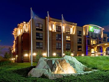 Holiday Inn Express Hotel & Suites Riverport Richmond