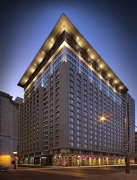 Embassy Suites MontrÃ©al by Hilton