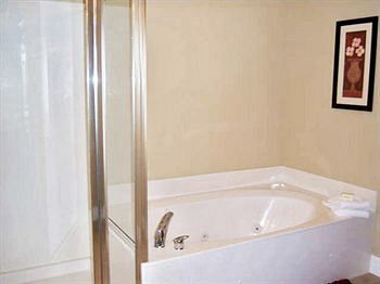 ResortQuest Rentals at Windemere Condominiums