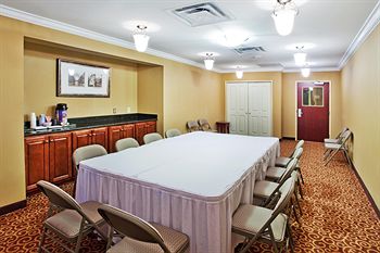 Holiday Inn Express Hotel & Suites Macon-West