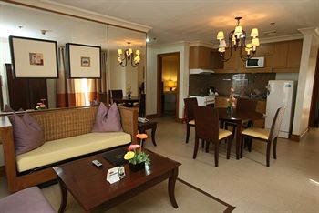 Crown Regency Suites Mactan