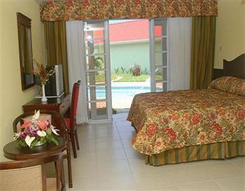 Palm Haven Hotel