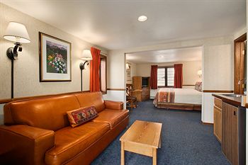 Mountain House Lodge