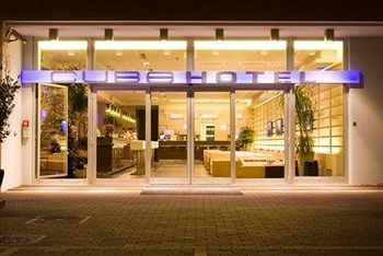 Hotel Cube