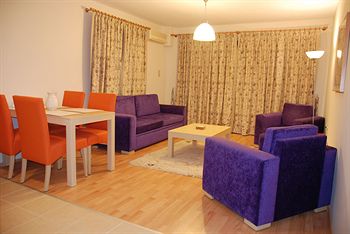 Tuntas Apartments Altinkum