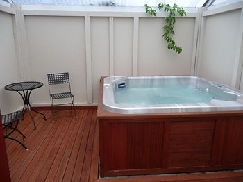 16 Northgate Motor Lodge