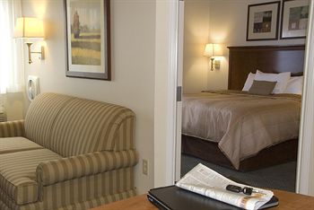 Candlewood Suites South - Springfield