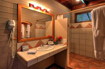 Tortuga Lodge and Gardens