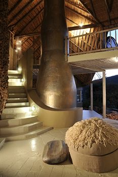 Clifftop Exclusive Safari Hideaway