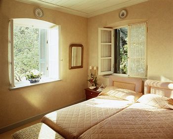 Kefalari Suites Hotel