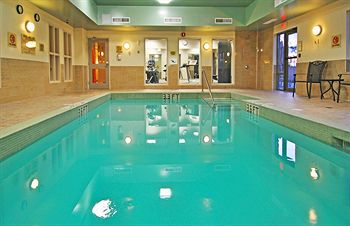 Holiday Inn Express Hotel & Suites Ottawa Airport