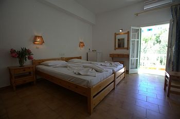 Petros Place Hotel