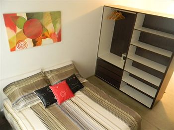 Atenea Apartments & Suites