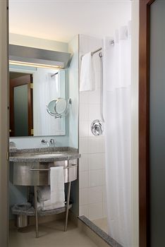 Central Loop Hotel