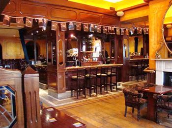 Barry's Hotel