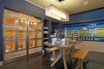 Aloft Charlotte Uptown at the EpiCentre
