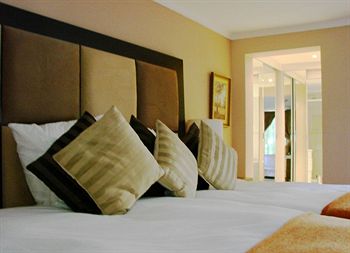 Akuwaiseni House - B&B