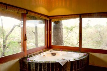 Royal Legend Safari Lodge Timbavati Nature Reserve