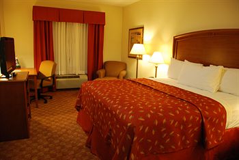 Best Western Plus San Antonio East Inn & Suites