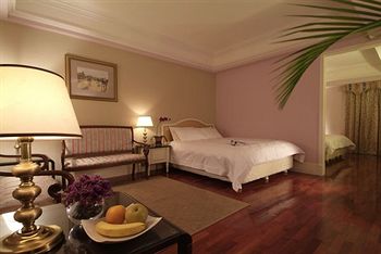 Lees Boutique Hotel