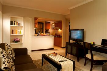 Grand Tropic Suites Hotel