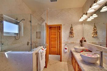 Belizean Cove Estates