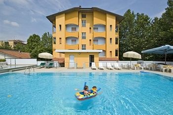Parador Hotel Residence