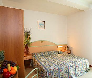 Hotel Beach 2