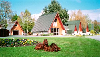 Mountain Chalet Motels
