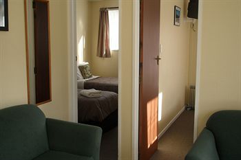 Aden Motel