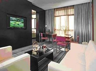 Ramada Parkview Hotel