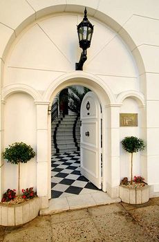 Aura Suites Boutique Hotel