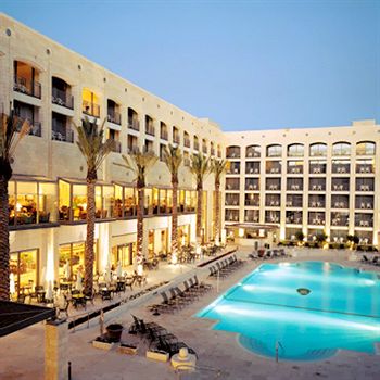 Golden Crown Hotel