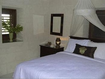 Sweetfield Manor Historic Inn and B&B