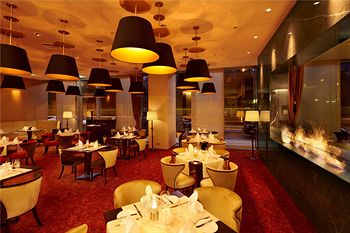 Kempinski Hotel River Park