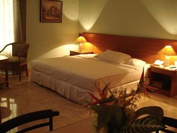 Alpine Hotel