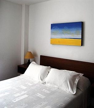 Travelers Suites Edificio Rayda