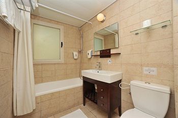 Dizengoff Suites Hotel