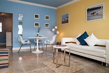 Hollywood Beach Suites, Hostel, and Hotel