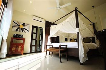 Two Villas Holiday Oriental Style Layan Beach