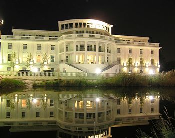 Senator's Park Hotel