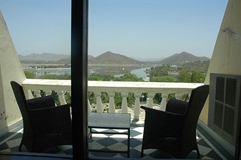 Hotel Hilltop Palace