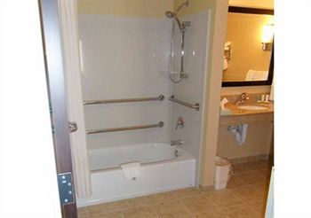 Comfort Suites East Broad at 270