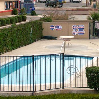 Bakersfield Inn & Suites