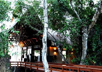 Royal Chundu Zambezi River Lodge